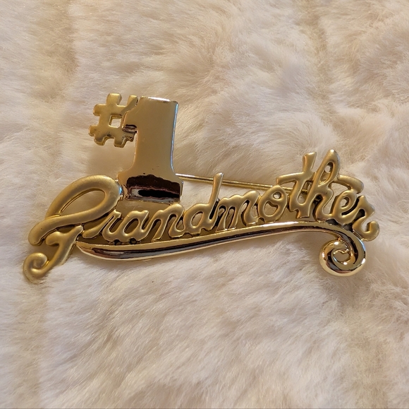 Jewelry - Vintage #1 Grandmother Gold Tone Brooch